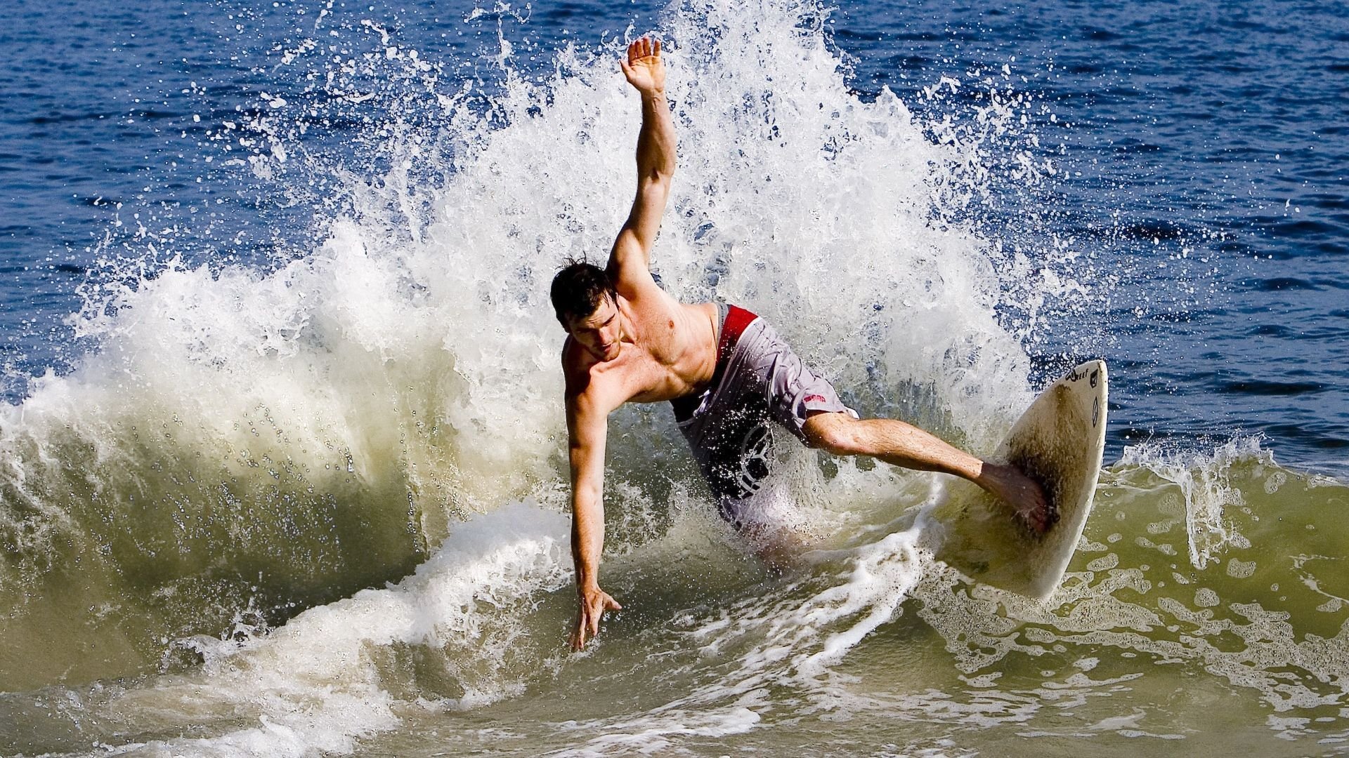 开云体育官网-哈兰德连续十二场比赛得分超过出色防守，DWG挑战极限！